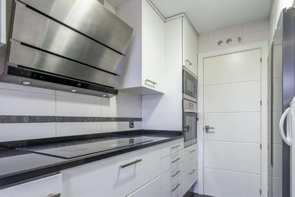 Impresionante Apartamento De 4 Dormitorios 3 Banos Y 2 Plazas De Garaje Мадрид Екстер'єр фото