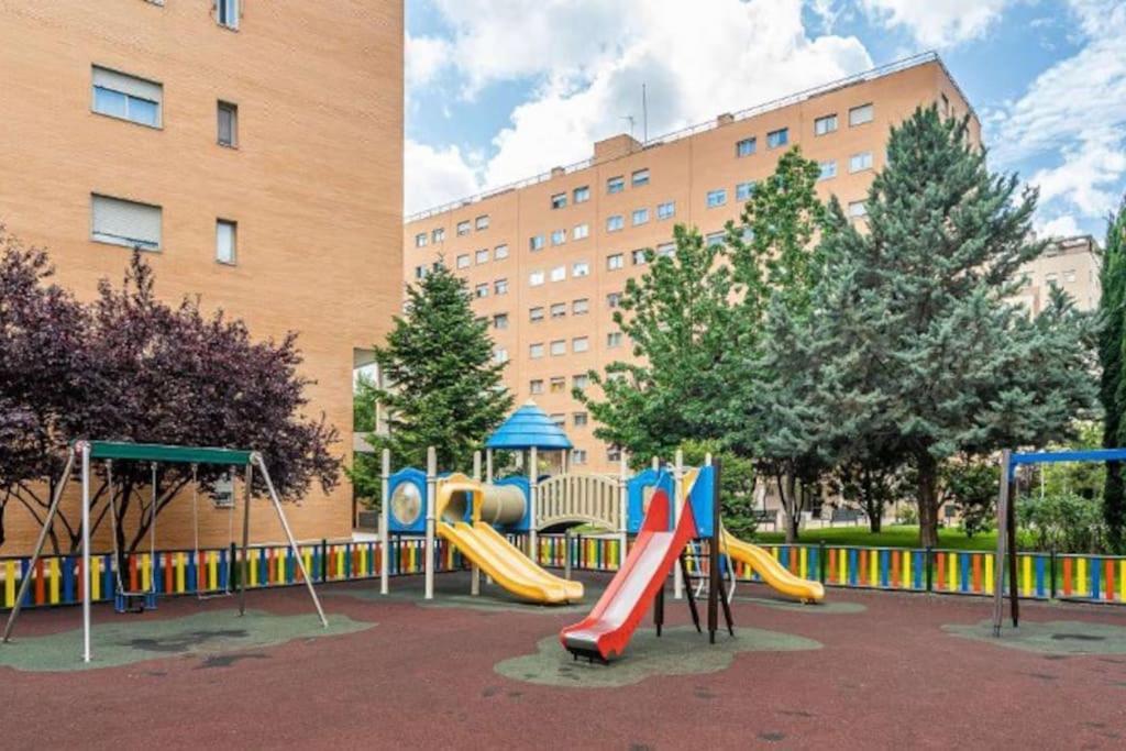 Impresionante Apartamento De 4 Dormitorios 3 Banos Y 2 Plazas De Garaje Мадрид Екстер'єр фото