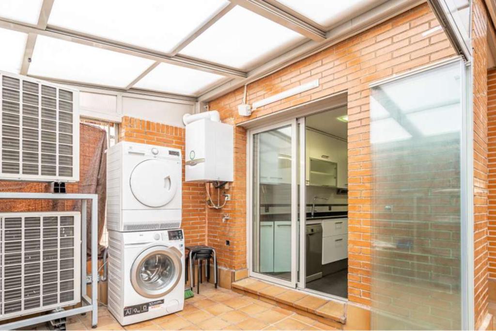 Impresionante Apartamento De 4 Dormitorios 3 Banos Y 2 Plazas De Garaje Мадрид Екстер'єр фото